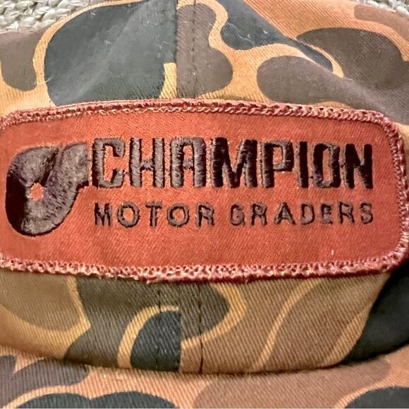 𝅺Vintage Camouflage Champion Motor Graders SnapBack Hat - Picture 2 of 11